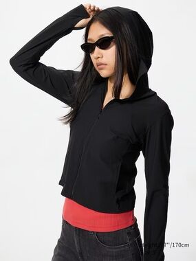 Uniqlo Women’s Ultra Stretch AIRism Full-Zip Jacket